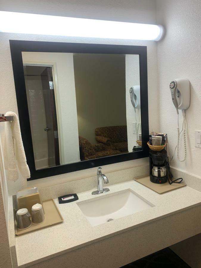 Super 8 By Wyndham Hillsboro Tx Hotel Kültér fotó